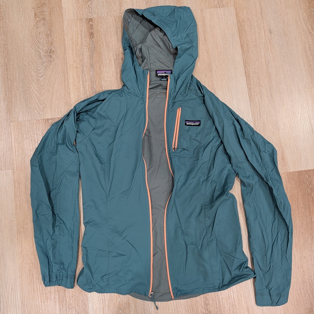 Patagonia Womens Blue Windbreaker with Orange Accents
